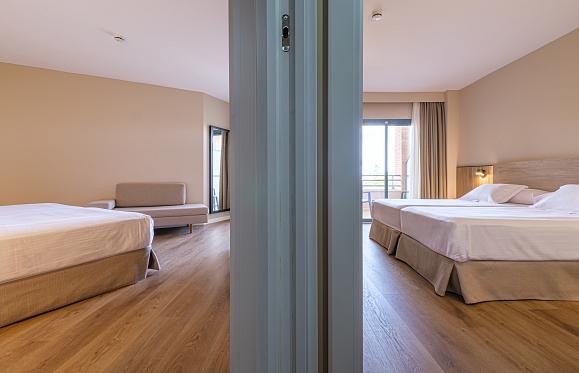 Habitación Familiar Comunicada Vista Piscina