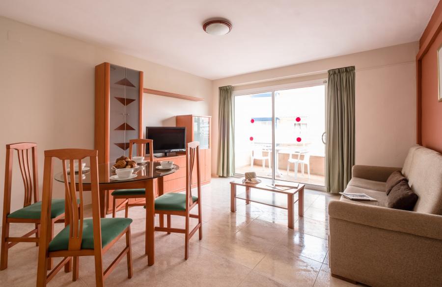 Salle à manger avec balcon Aparthotel California